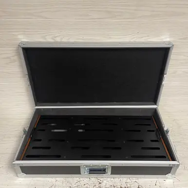 Used CREATION 32IN X 16IN PEDALBOARD W/CASE Pedal Board Best Price