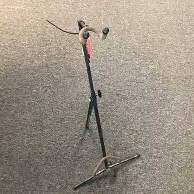 Used String Swing GUITAR STAND Guitar Stand Budget